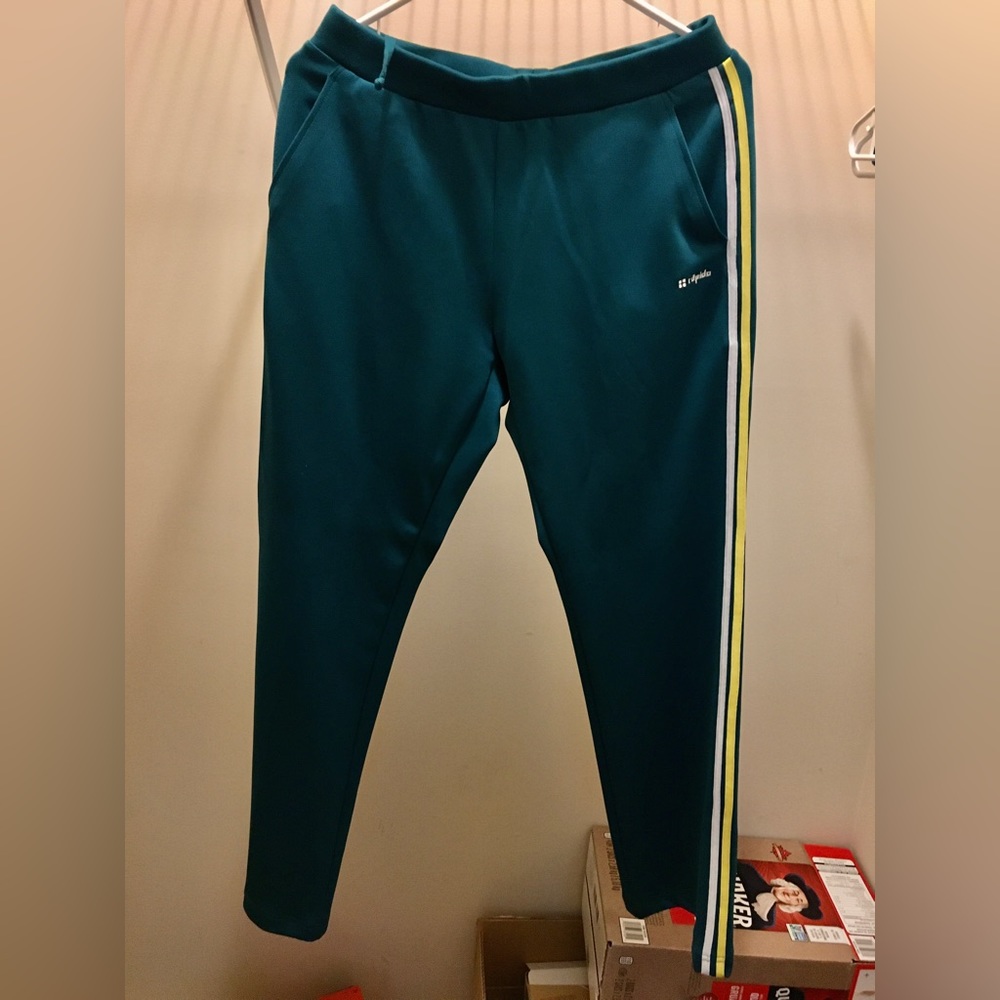 A Sapido new green sweatpants